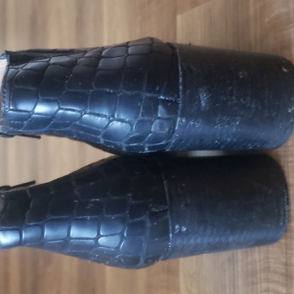 Jeffrey Campbell Black Embossed Leather Ankle Boots Women’s - Picture 4 of 7